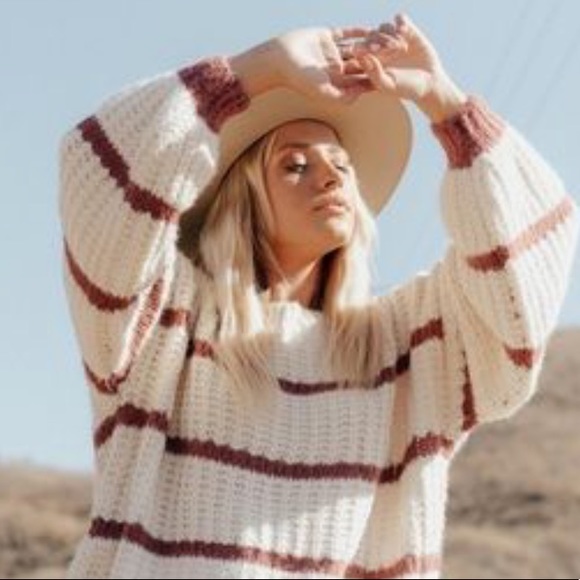 Sweaters - CJLA Oakley sweater M/L